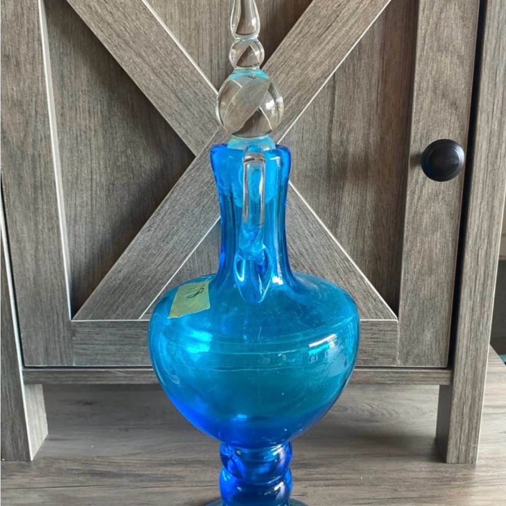 RARE!!!!

Mid century Bischoff decanter in Peacock blue, hand made